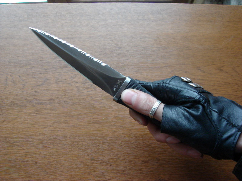 Forward grip of the SOG Pentagon...  Dagger (Photo:"SkaaRj" - guns.ru)