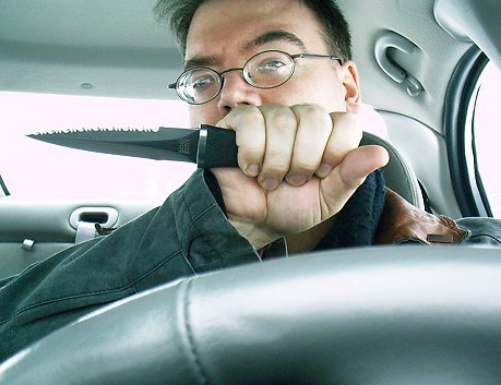 SOG Pentagon fits well in hand! (Photo: themartialist.com/pecom/sogpentagon.htm)