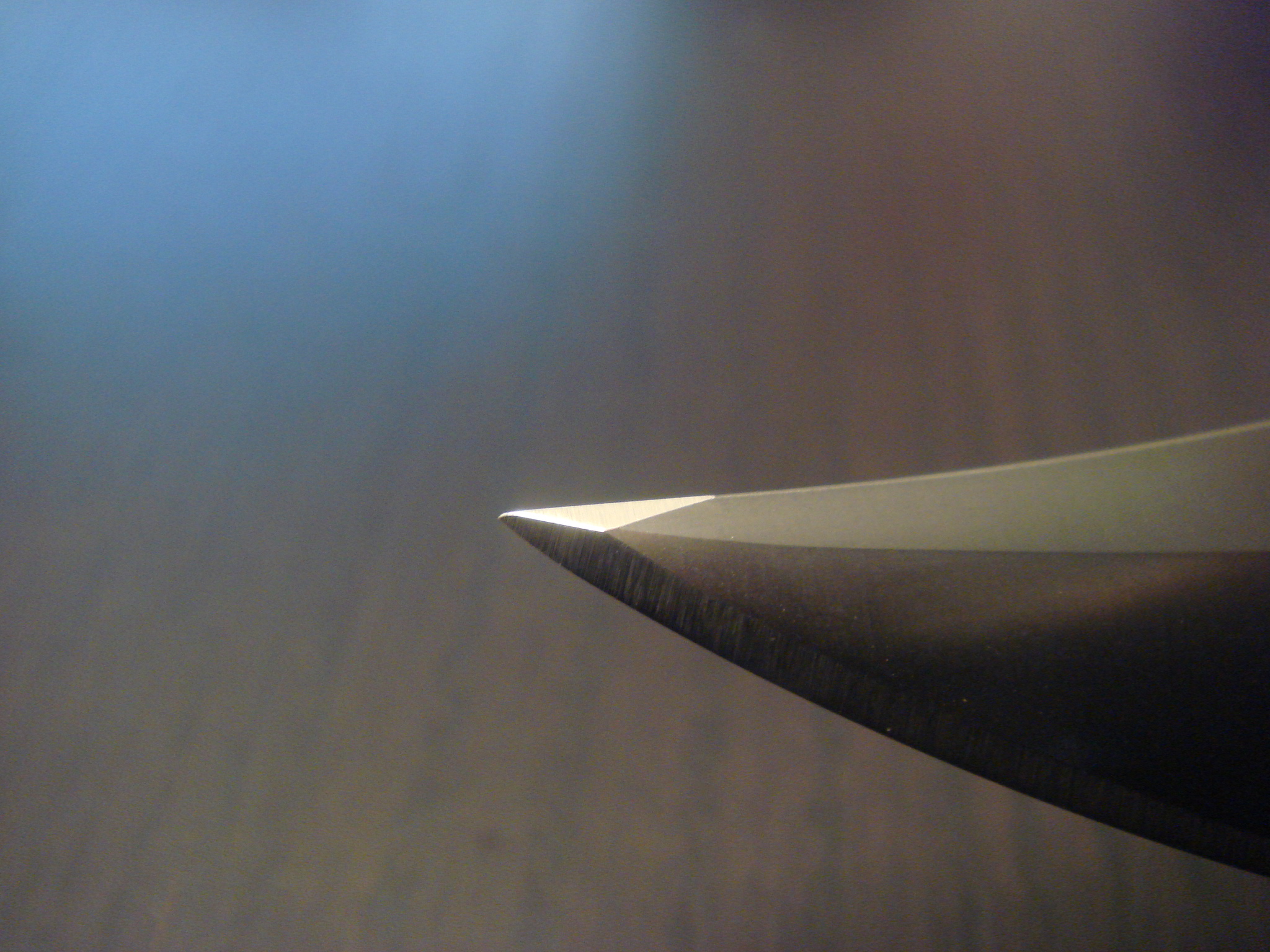 Faceted tip, SOG Tech Bowie in Black TiNi (Photo:"nutz_about_knives" - bladeforums)