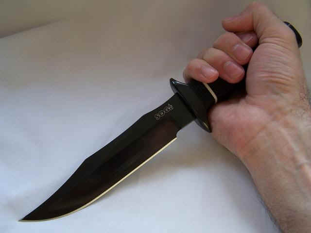 Hammer grip, SOG Tech Bowie in Black TiNi (Photo:"zvir" - bladeforums)